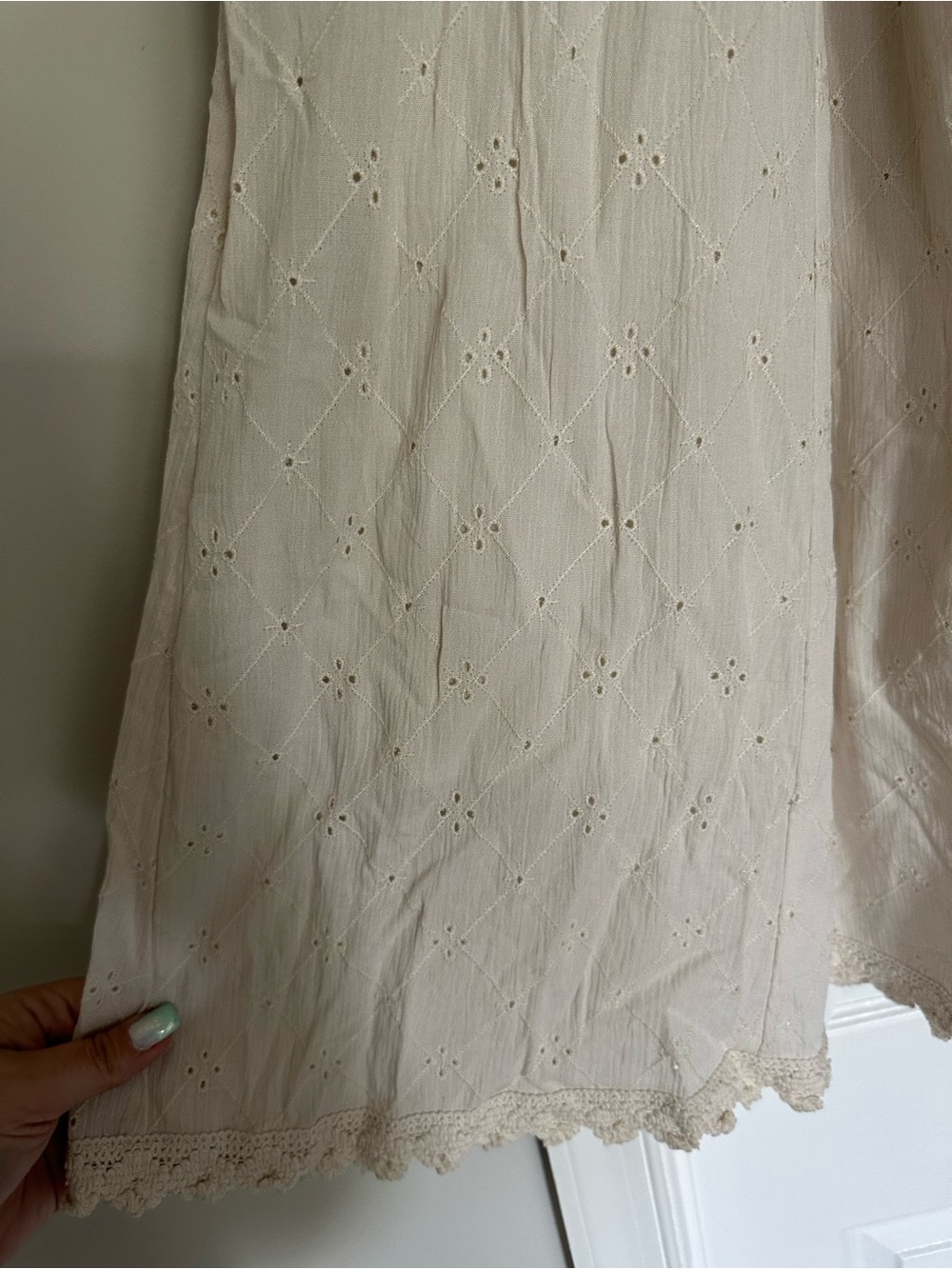 Torrid Eyelet Smocked Waist Tea-Length Skirt, size 3x - Picture 3 of 13